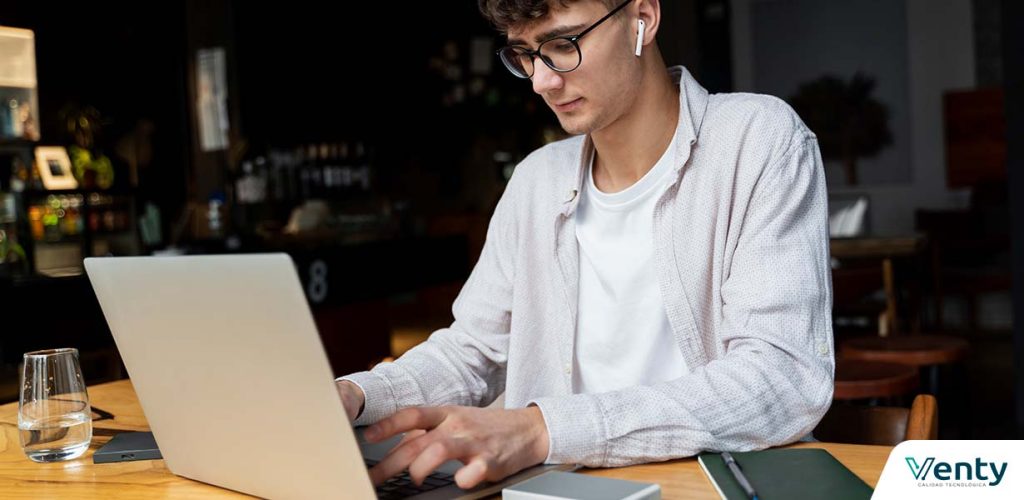 Laptops para universitarios: ¿cómo elegir la mejor para estudiar en 2027? 4 Laptops para universitarios